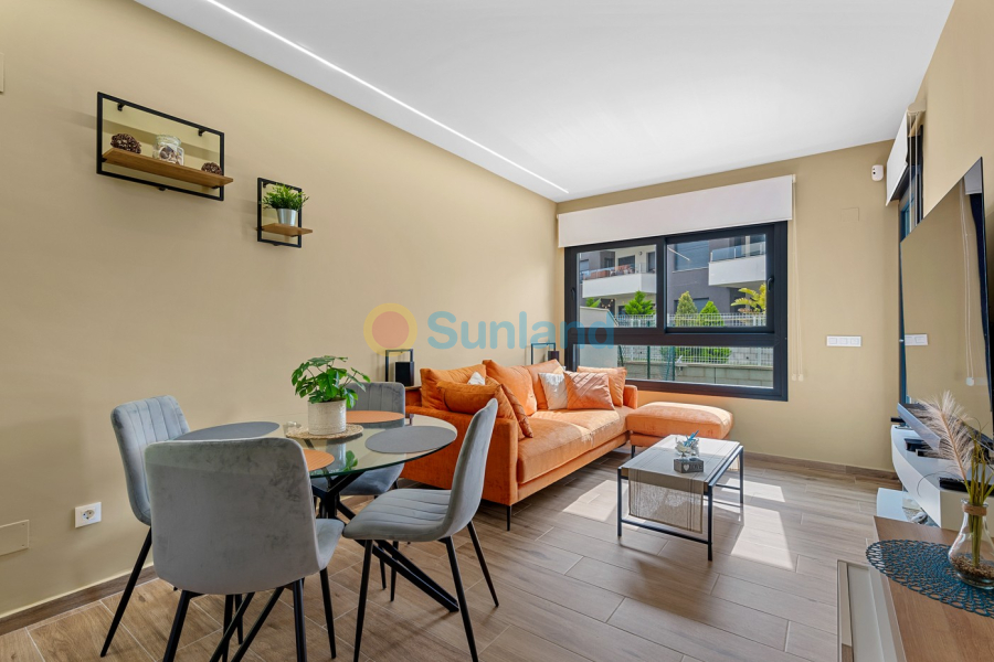 Resale - Apartment - Orihuela Costa - Villamartin