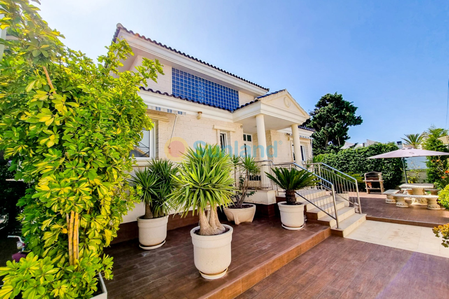 Segunda mano - Chalet - Torrevieja - La Mata