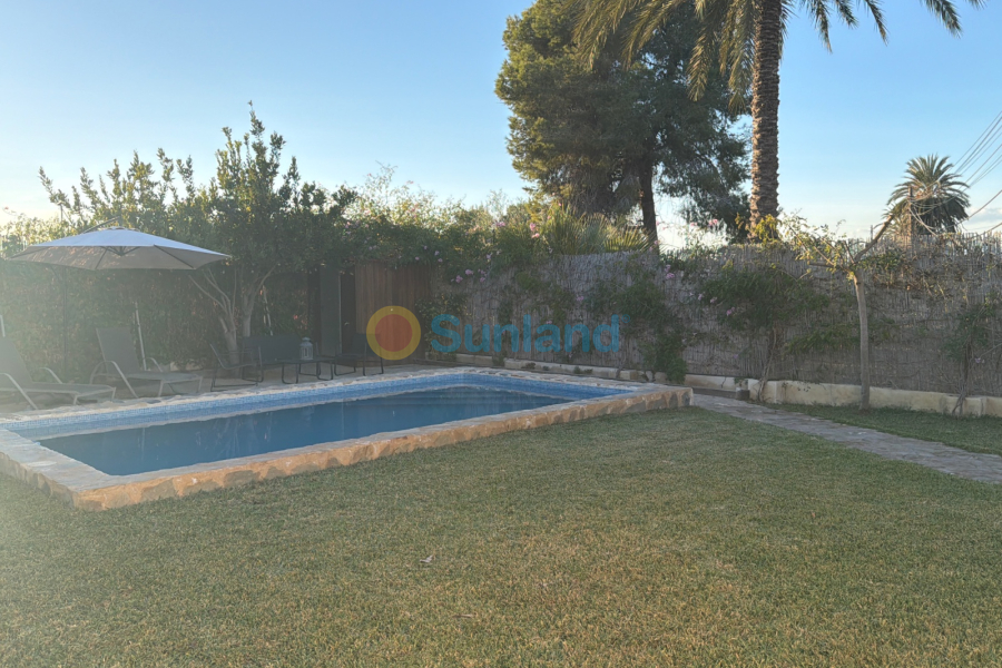 Resale - Villa - Dolores - 