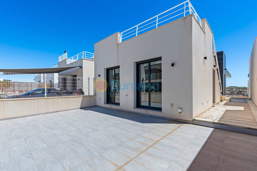 Resale - Villa - San Miguel de las Salinas - Orihuela Costa