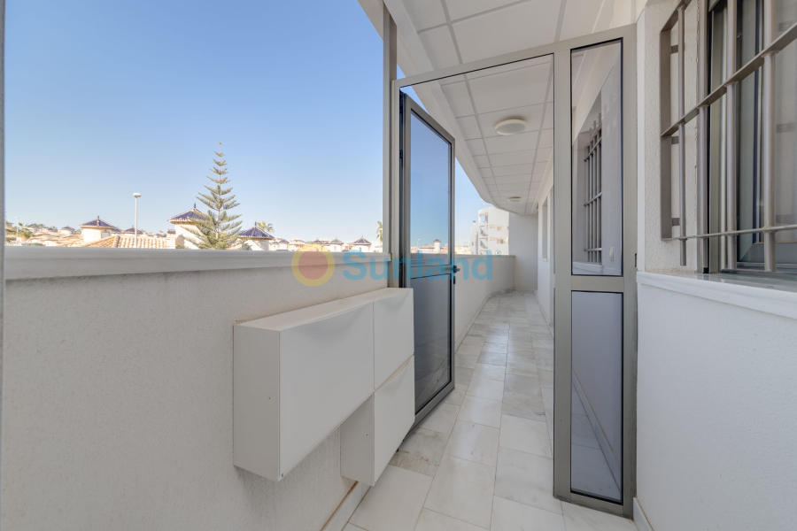 Resale - Apartamento - Orihuela Costa - La Zenia