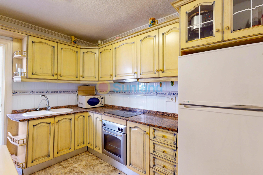 Resale - Apartamento - Torrevieja - Acequion