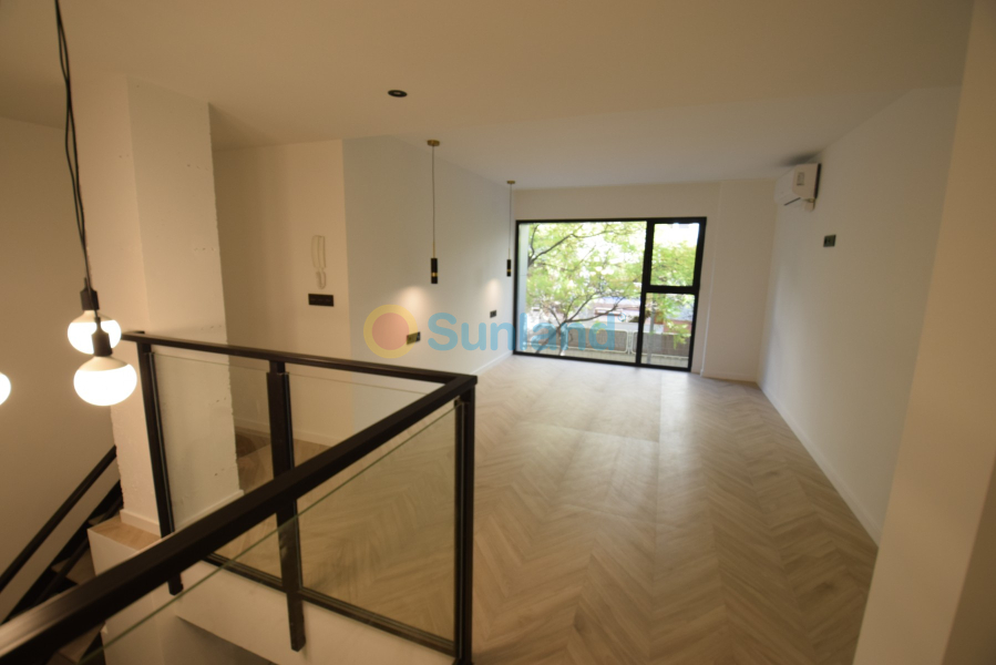 Resale - Apartment - Alicante