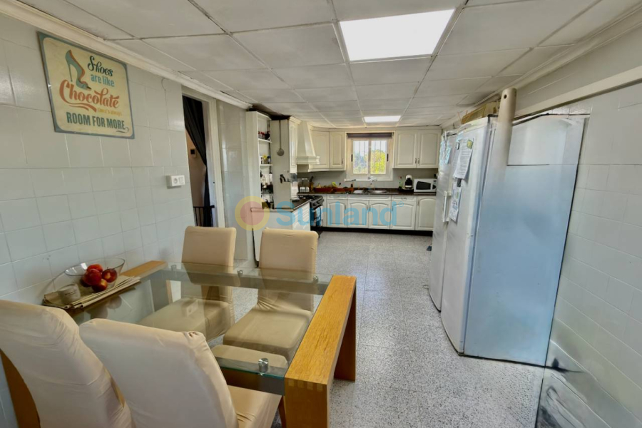 Resale - Villa - San Fulgencio