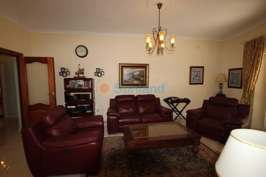 Resale - Villa - Torrevieja - 