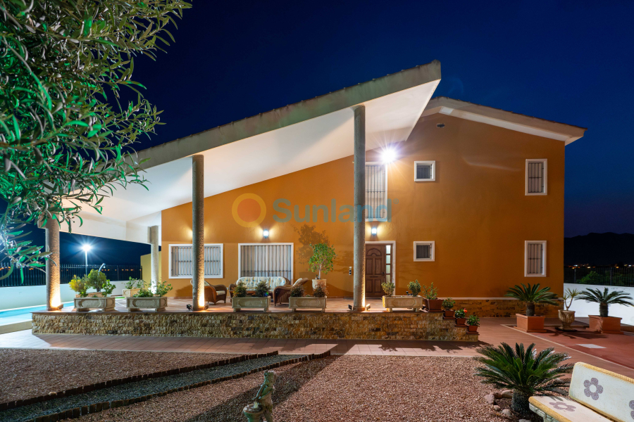 Använda fastigheter - Villa - Orihuela