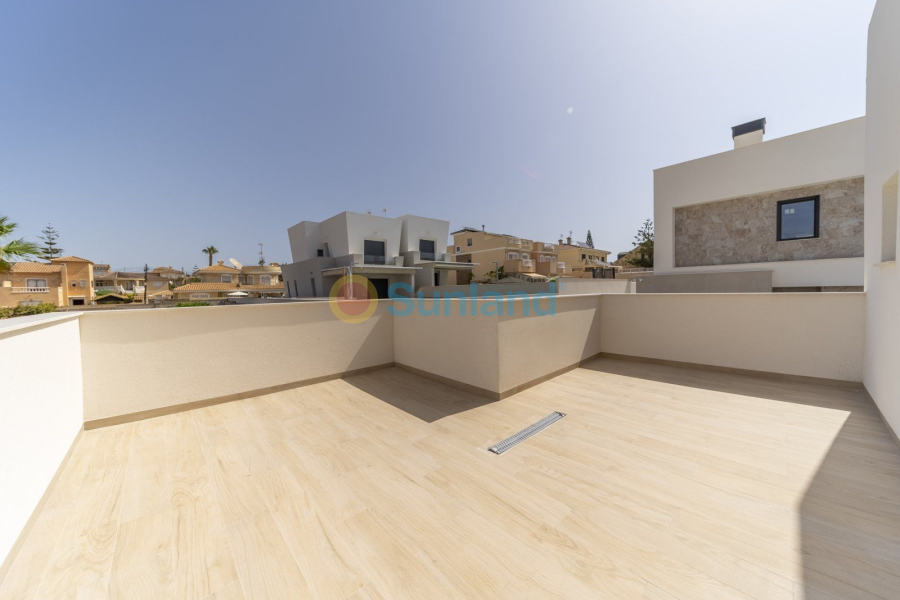 Resale - Villa - Torrevieja - Aguas Nuevas