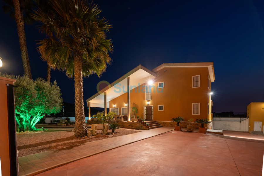 Använda fastigheter - Villa - Orihuela
