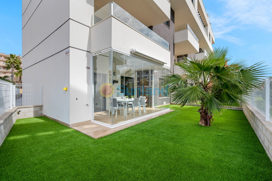 Resale - Apartment - Orihuela Costa - Villamartin