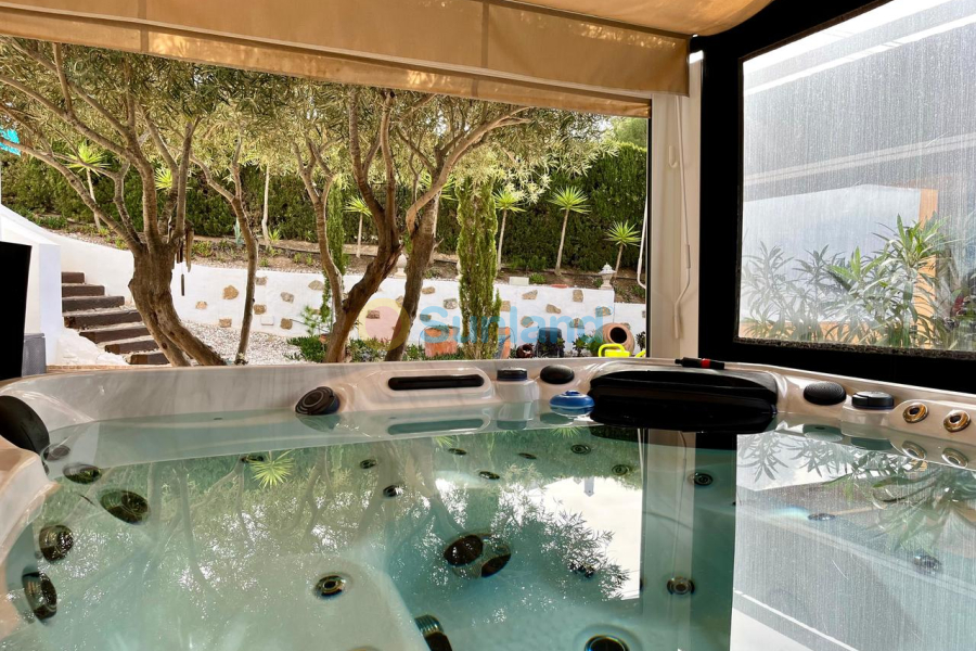 Resale - V - Villamartin