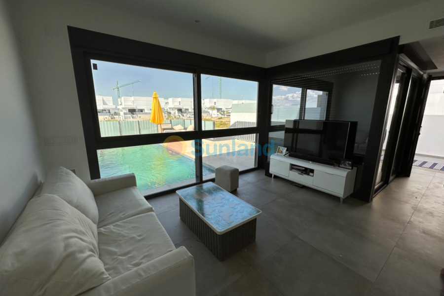 Resale - Villa - Dolores - 