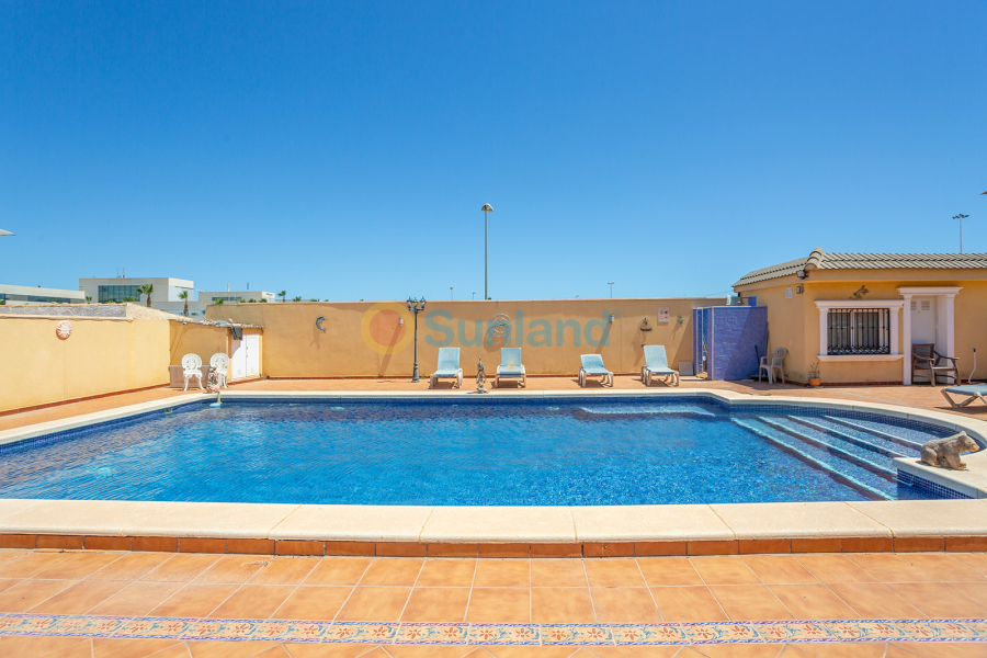 Segunda mano - Chalet - Torrevieja - Los Balcones