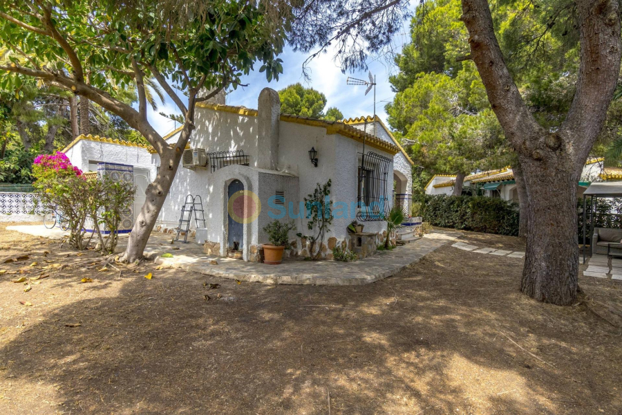 Resale - Villa - Orihuela Costa - Punta Prima