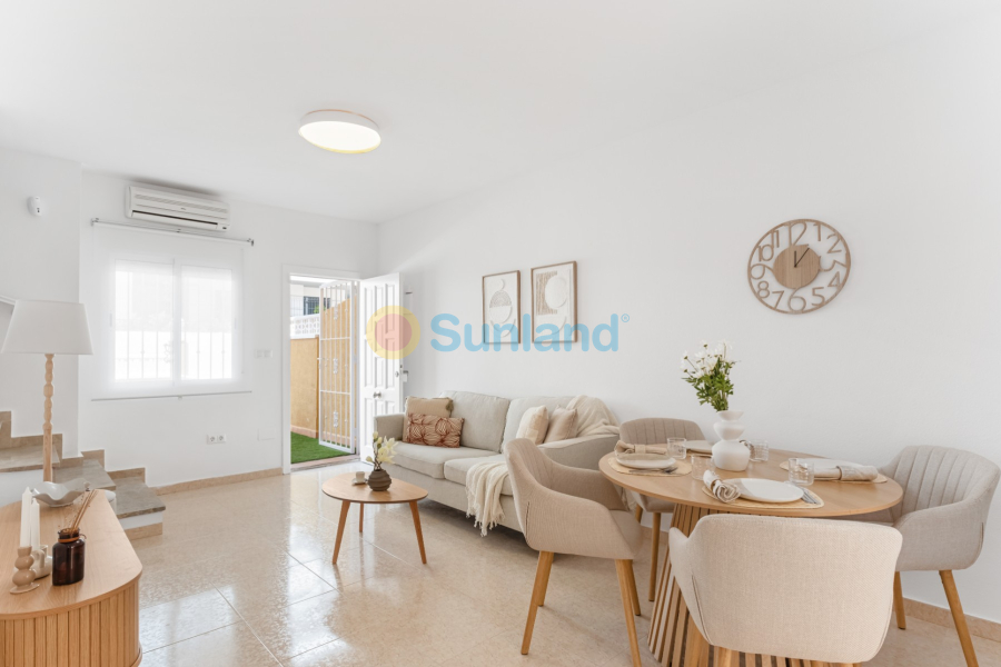 Resale - Townhouse - Orihuela Costa - Villamartín