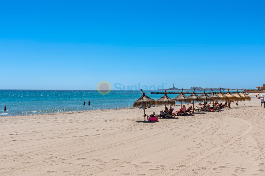 Resale - Apartment - La Manga del Mar Menor - 