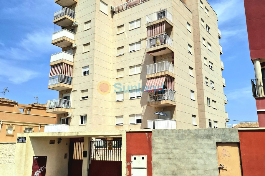 Resale - Apartamento - Torrevieja - Centro