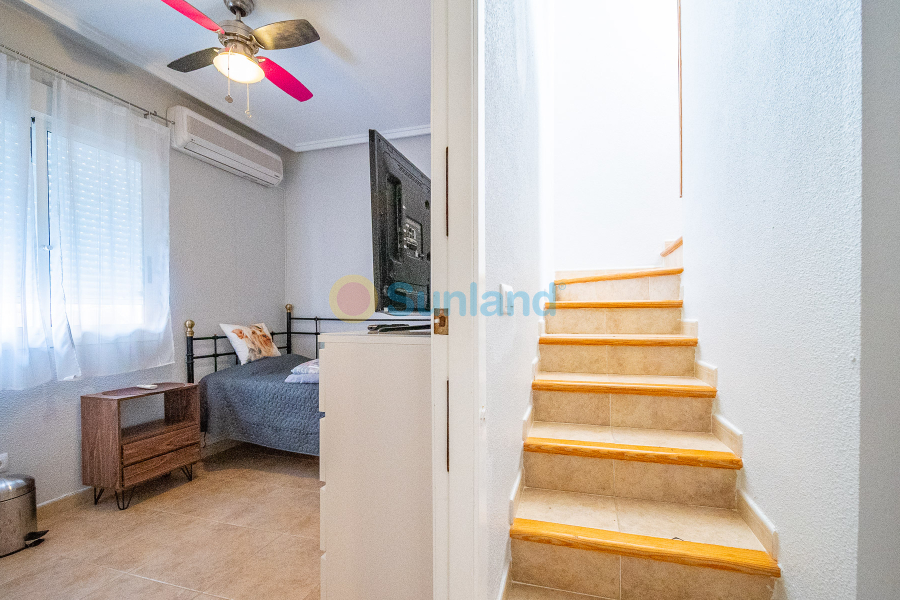 Resale - Casa de Pueblo - Torrevieja - Aguas Nuevas