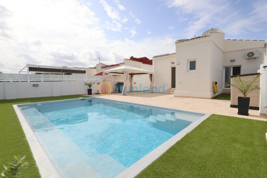 Segunda mano - Chalet - Torrevieja - San Luis