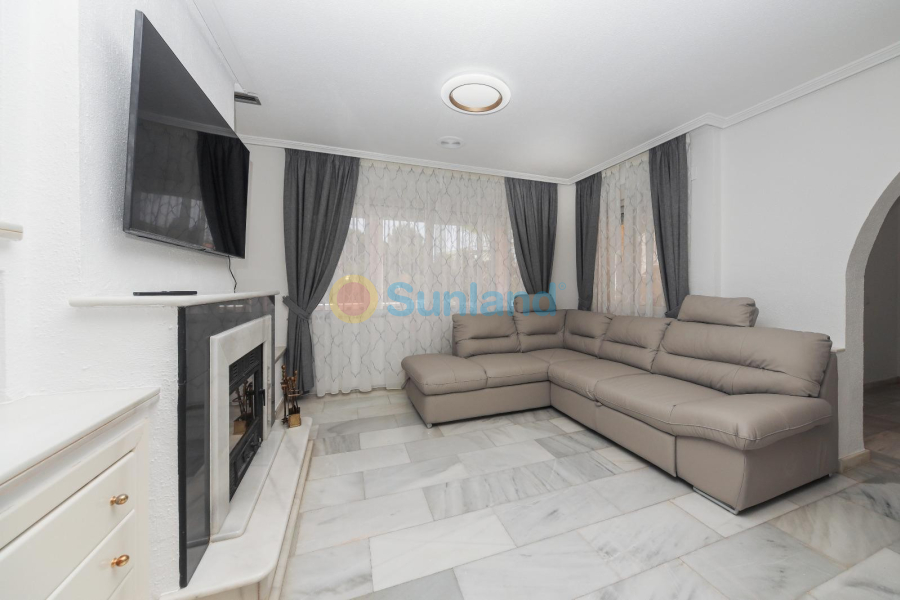 Resale - Villa - Orihuela Costa - Dehesa De Campoamor