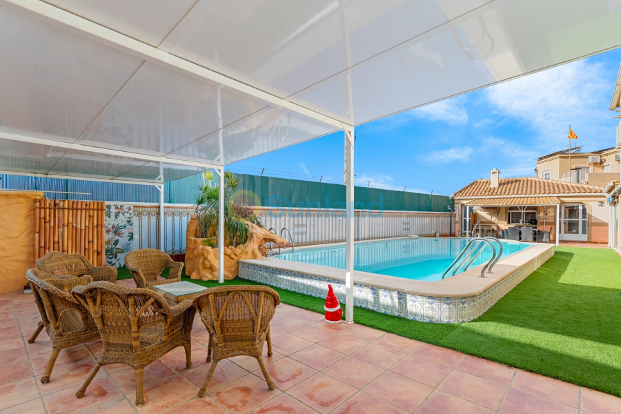 Använda fastigheter - Villa - Torrevieja
