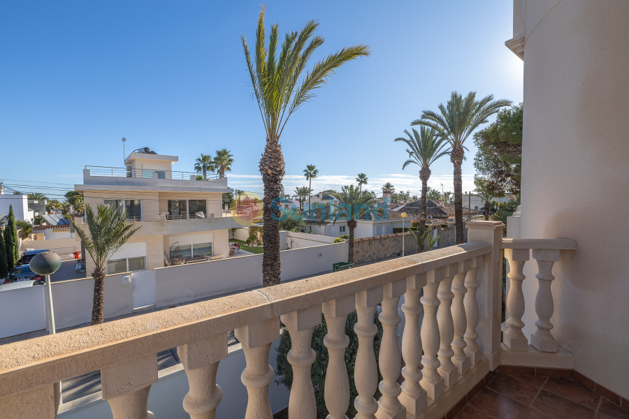 Resale - Villa - Orihuela Costa - Cabo Roig