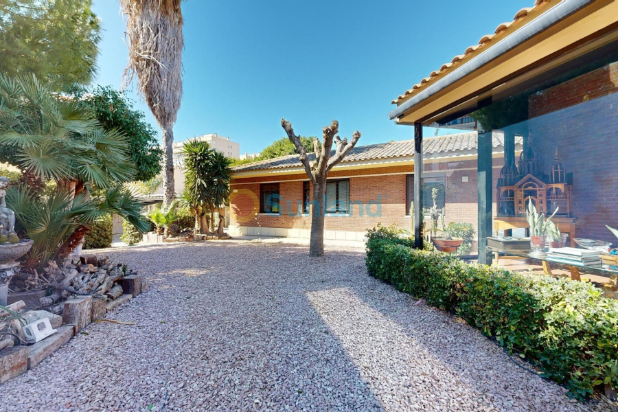 Resale - Villa - San Juan - San Juan de Alicante