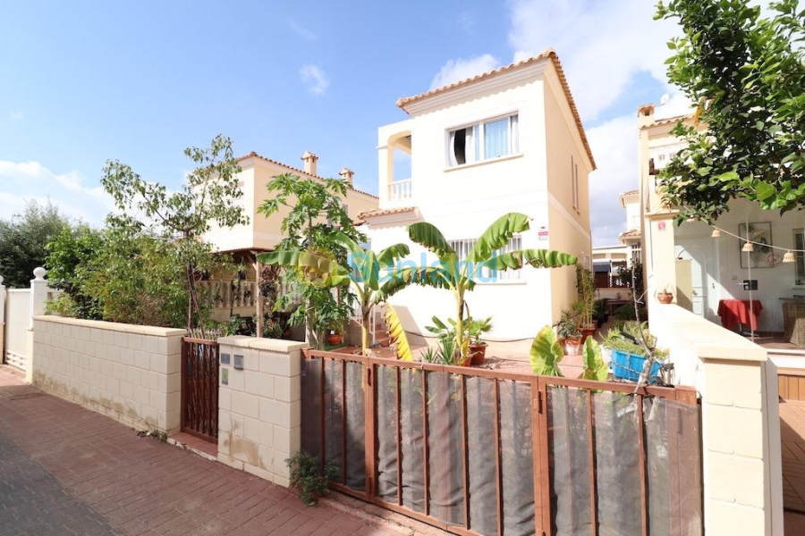 Resale - Villa - Orihuela Costa - Lomas De Cabo Roig