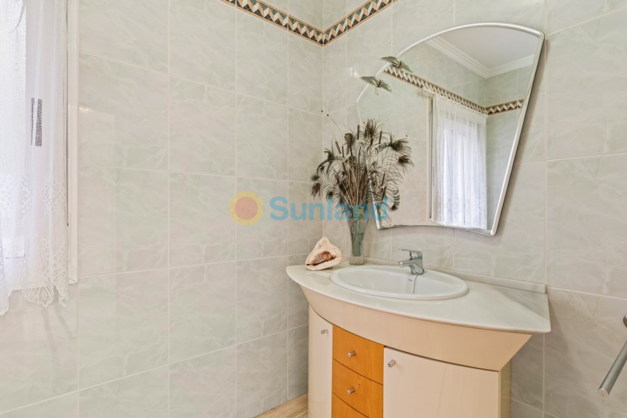 Вторичка - Bилла - Ciudad Quesada - Doña Pepa