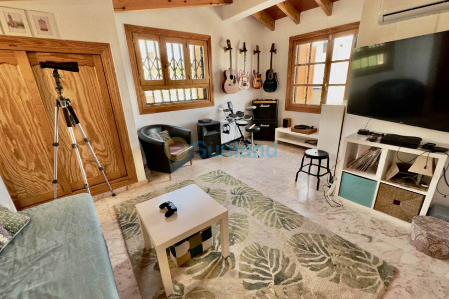 Resale - Villa - Guardamar del Segura - 