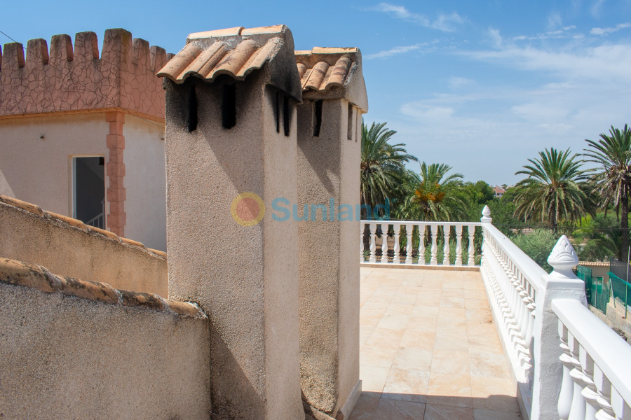 Resale - Villa - Orihuela Costa - 