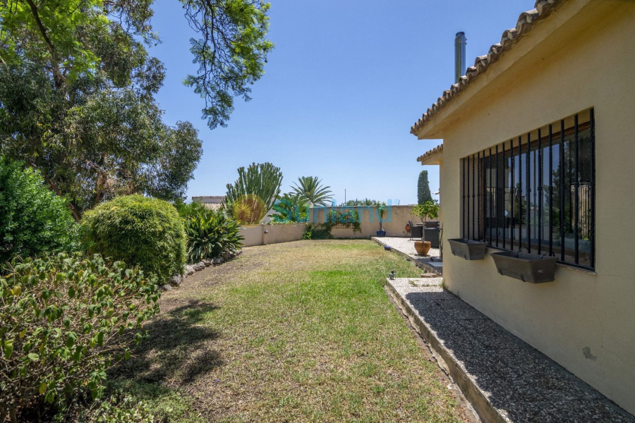Resale - Villa - Benahavis - La Quinta