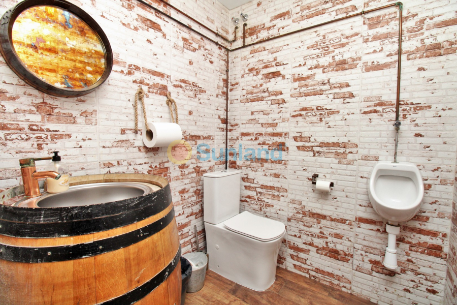 Resale - Commercial - Villamartin