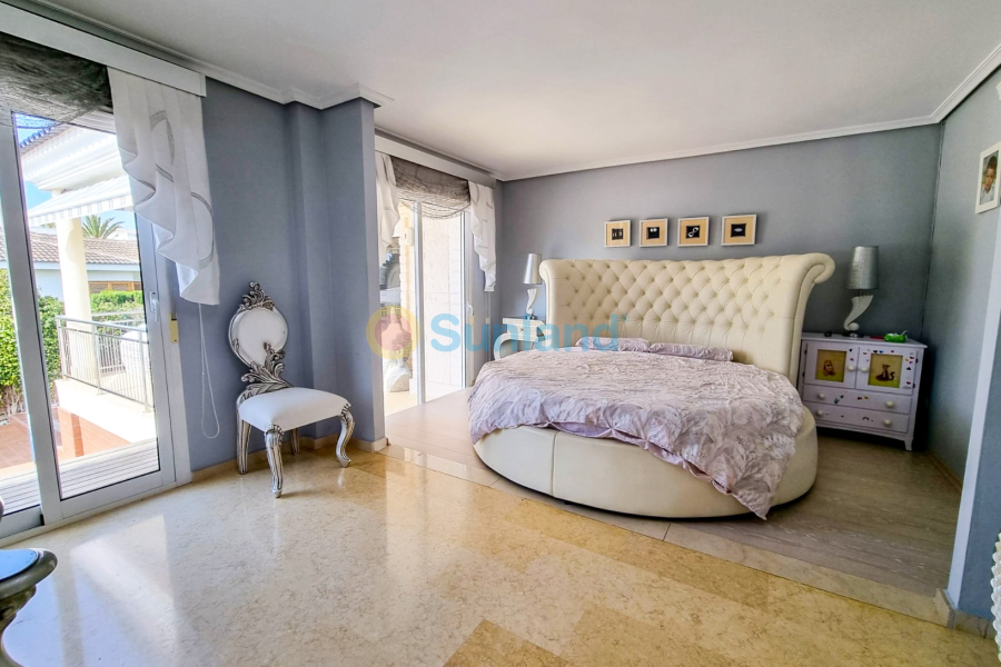 Segunda mano - Chalet - Torrevieja - La Mata