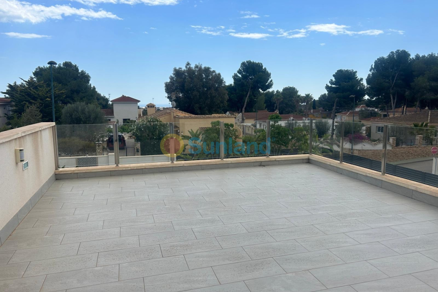 Resale - Villa - Orihuela costa - 