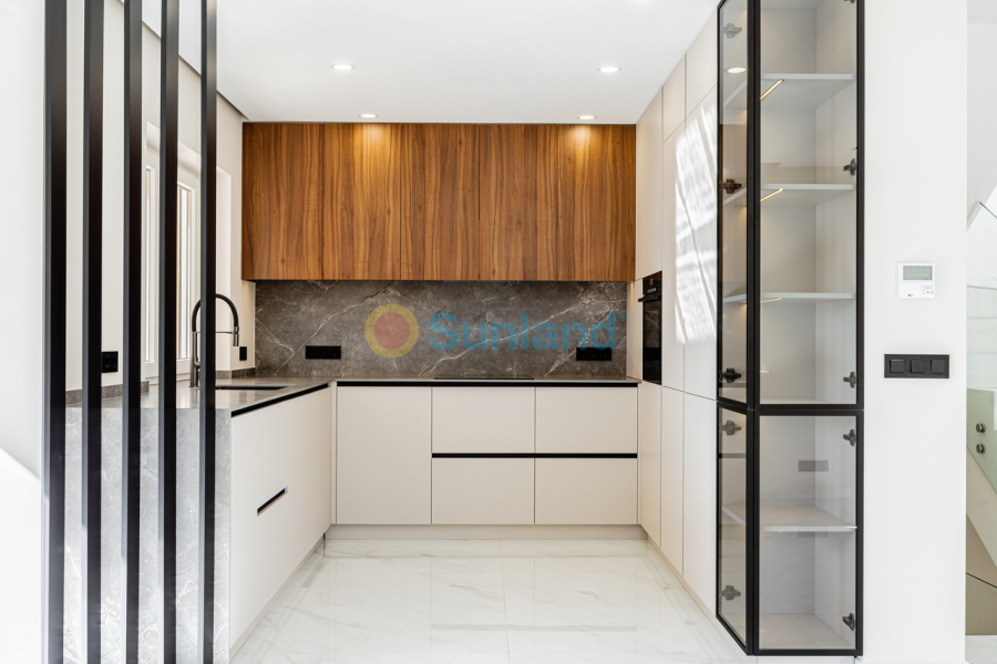 Resale - V - Cuidad Quesada