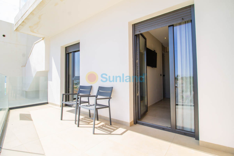 Resale - Apartment - Orihuela Costa - Villamartin