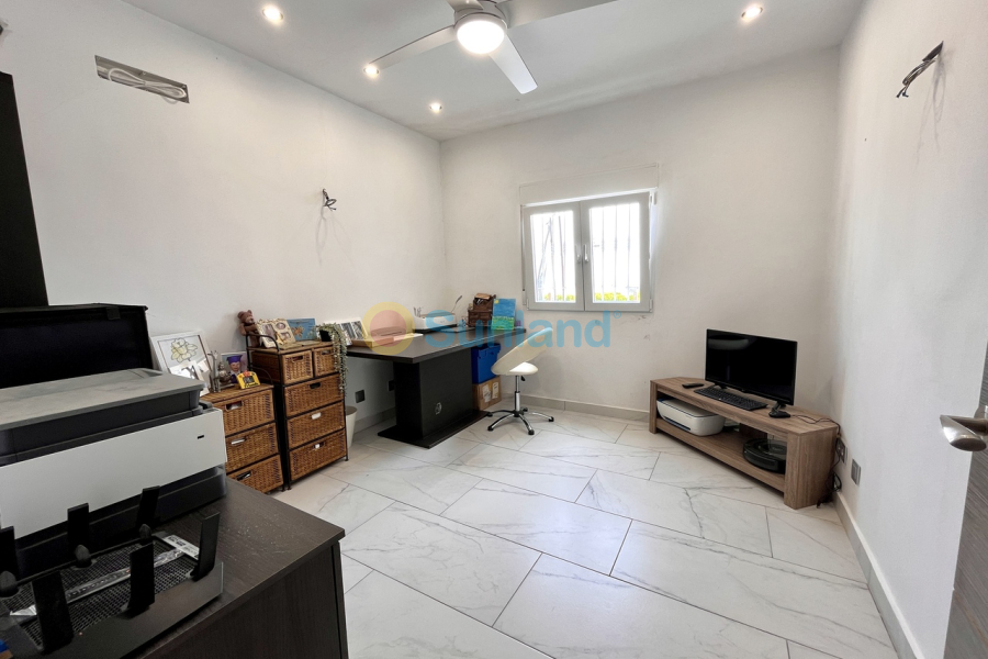 Resale - V - San Miguel De Salinas