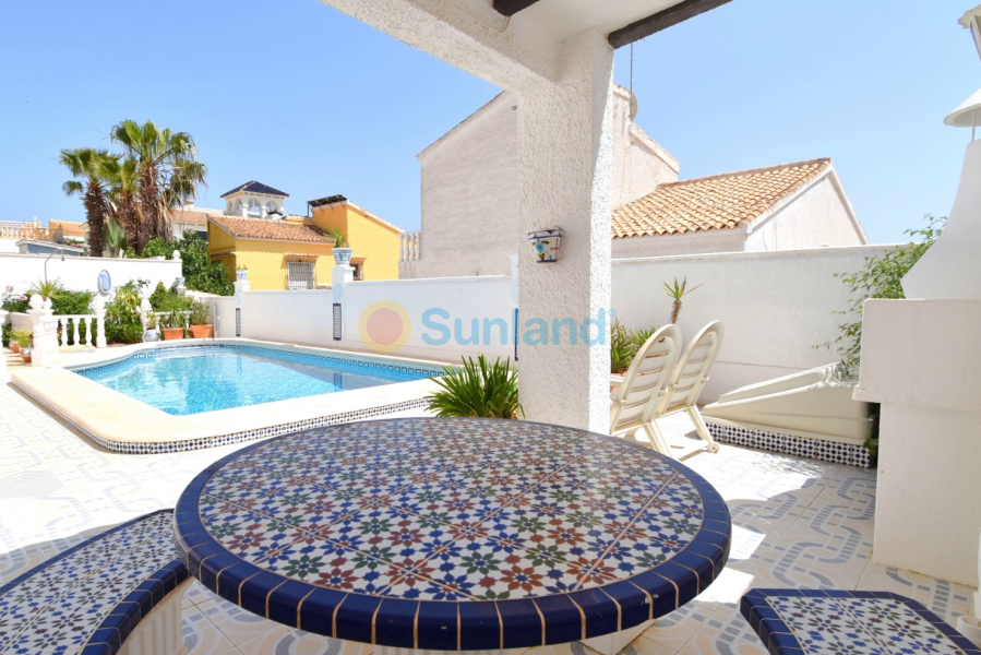 Resale - Villa - Orihuela Costa - Villamartin