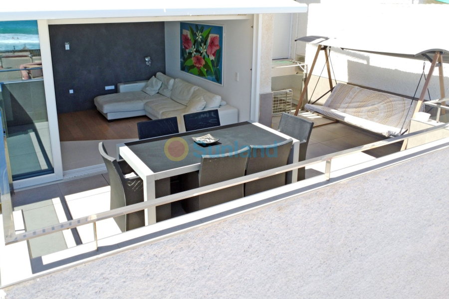 Resale - Apartment - La Manga del Mar Menor - 