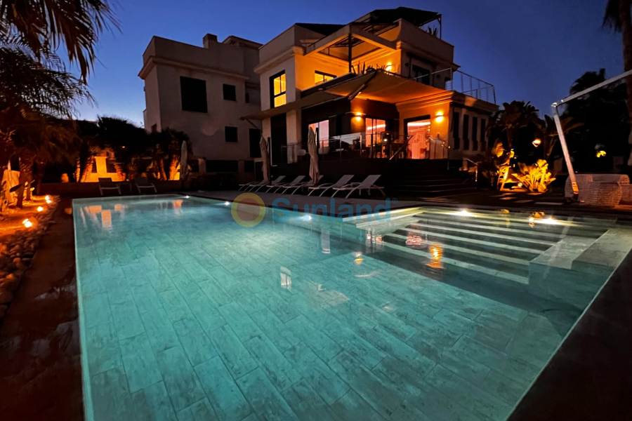 Segunda mano - Chalet - Orihuela Costa - La Zenia