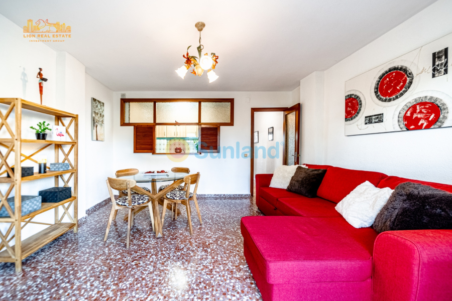 Resale - Apartment - Punta Prima - 