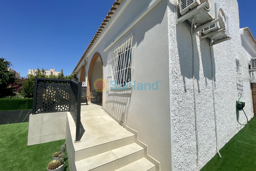 Вторичка - Bилла - Torrevieja - Nueva Torrevieja - Aguas Nuevas