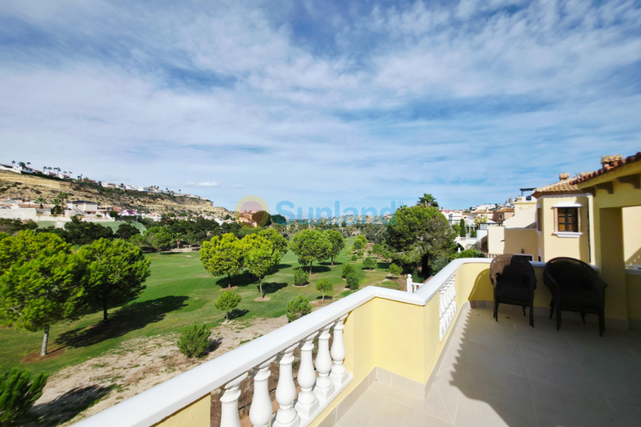 Вторичка - Bилла - Ciudad Quesada