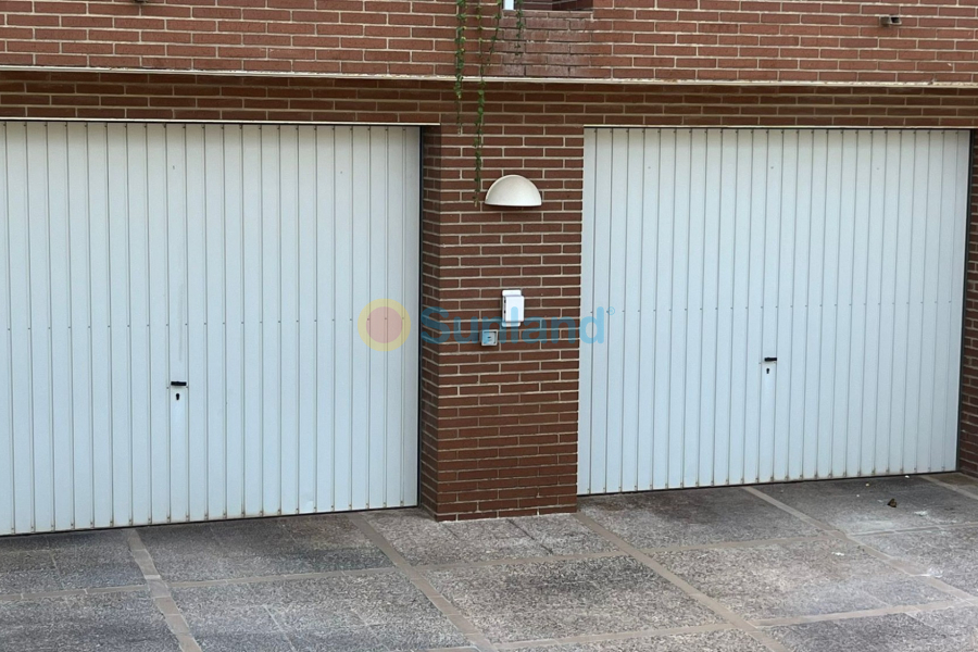 Resale - Villa - Benidorm