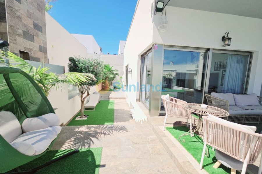 Använda fastigheter - Villa - Orihuela Costa - Villamartin