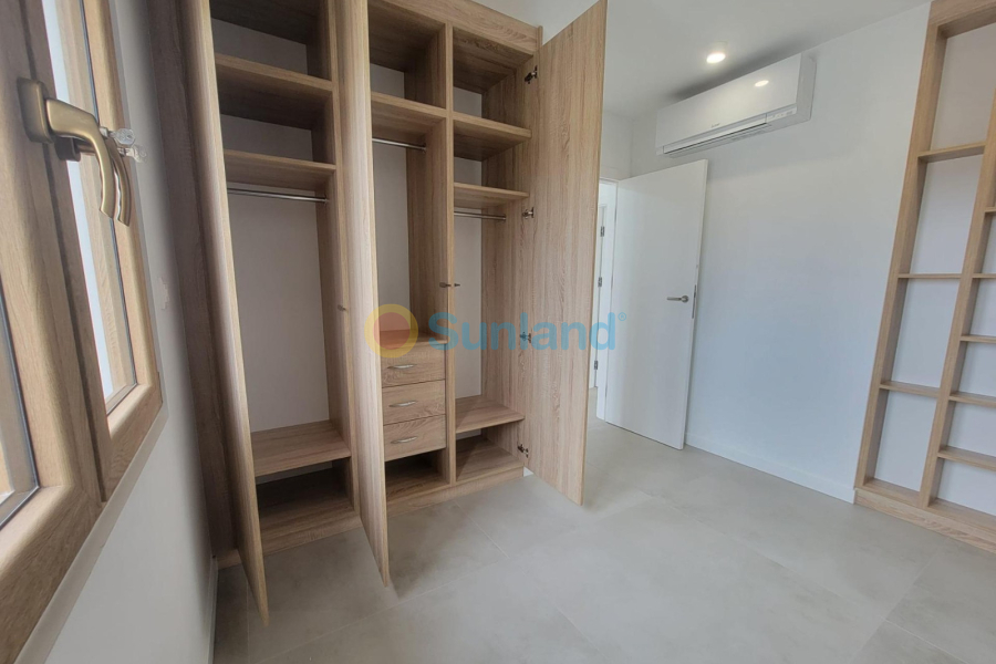 Resale - Villa - Orihuela Costa - 