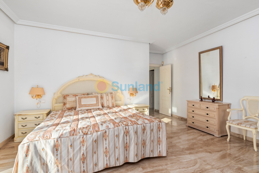 Вторичка - Bилла - Ciudad Quesada - Doña Pepa