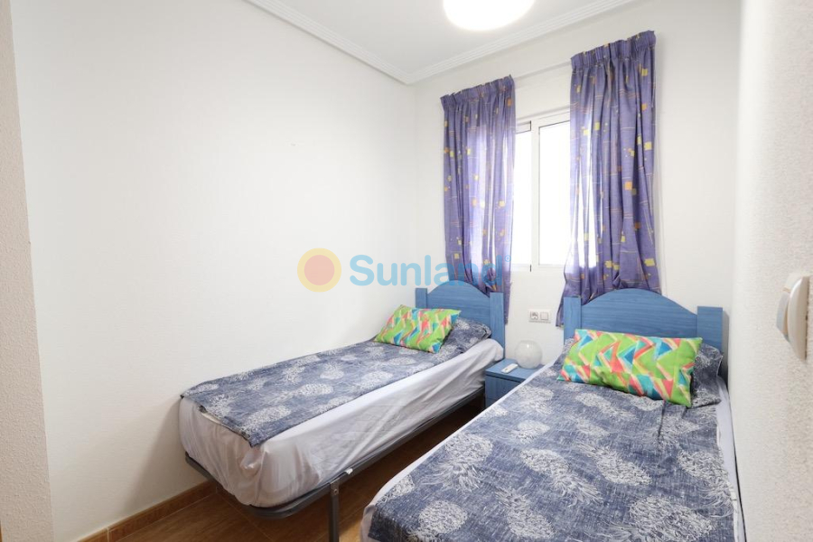 Resale - Apartment - Orihuela Costa - Punta Prima