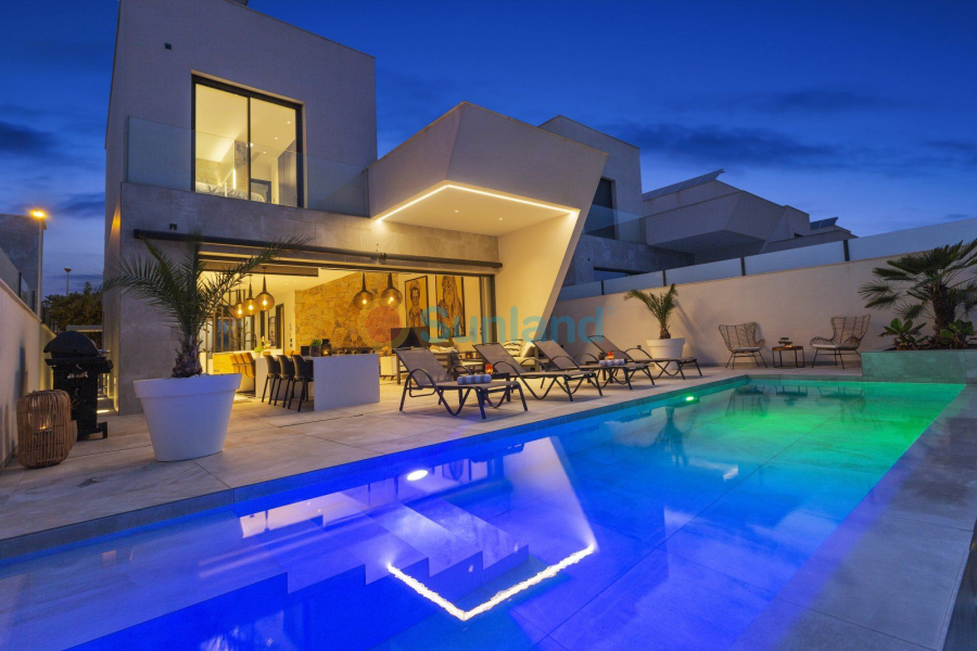 Resale - Villa - Ciudad Quesada