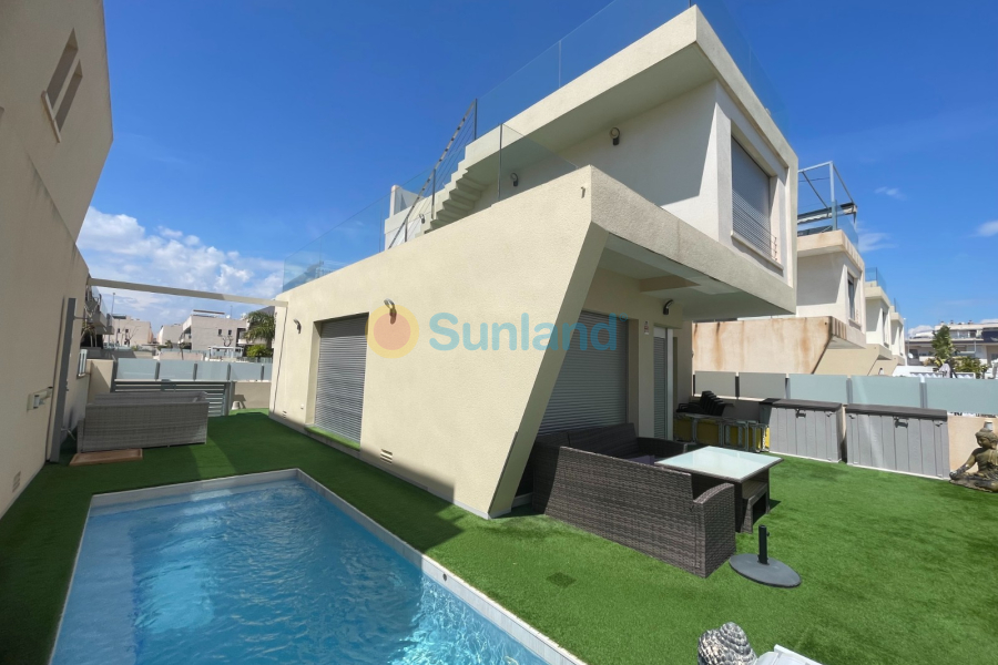 Resale - Villa - Orihuela Costa - 